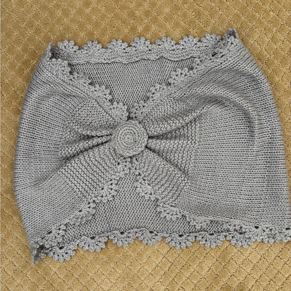 Hand made knit shoulder shawl